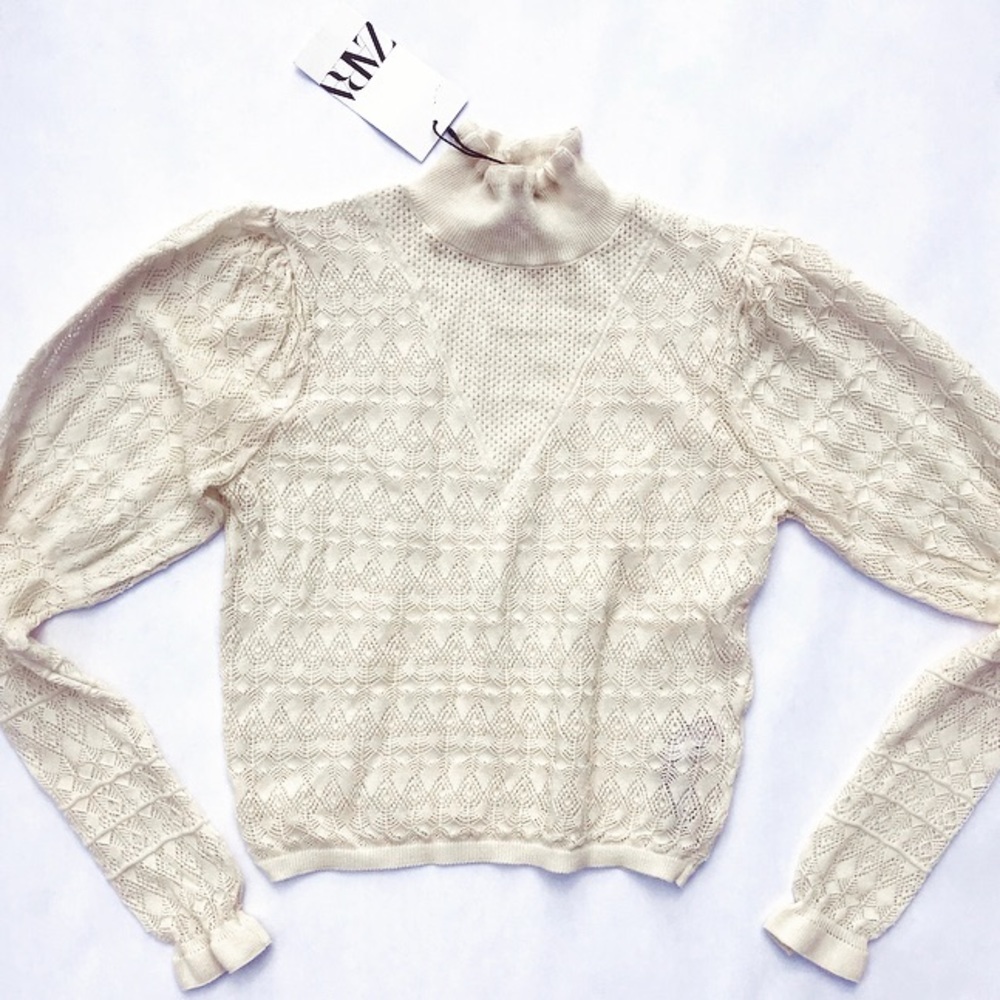 ZARA Contemporary Creme Puffer Sleeve Turtleneck